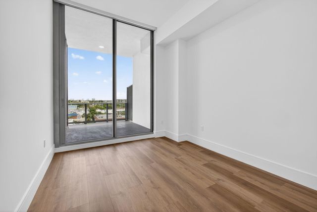 220 Lake Shore Drive 617, Lake Park, FL 33403
