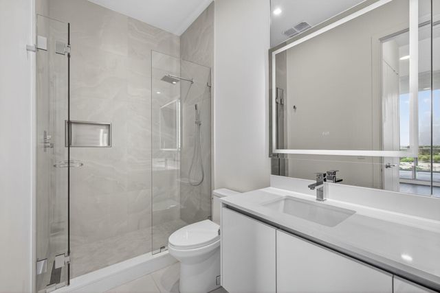 220 Lake Shore Drive 617, Lake Park, FL 33403