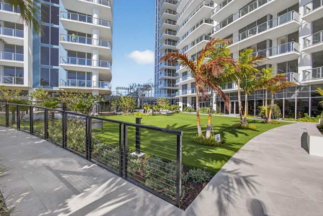 220 Lake Shore Drive 617, Lake Park, FL 33403