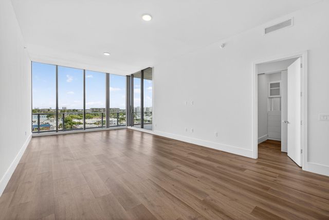 220 Lake Shore Drive 617, Lake Park, FL 33403