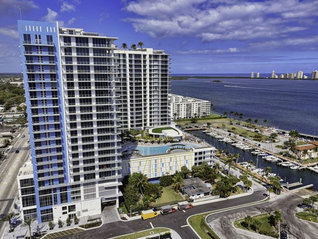 220 Lake Shore Drive 617, Lake Park, FL 33403