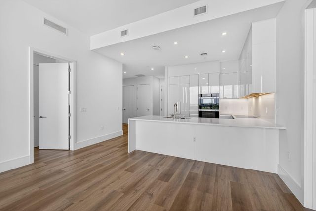 220 Lake Shore Drive 617, Lake Park, FL 33403