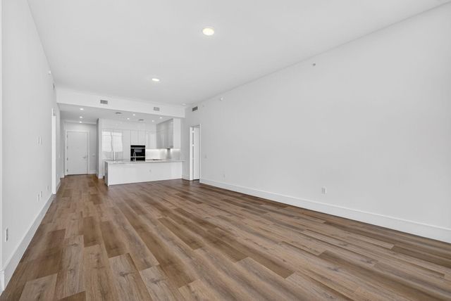 220 Lake Shore Drive 617, Lake Park, FL 33403