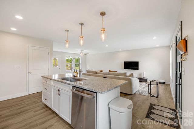 398 Point Hope Lane, Hendersonville, NC 28792