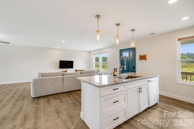 398 Point Hope Lane, Hendersonville, NC 28792
