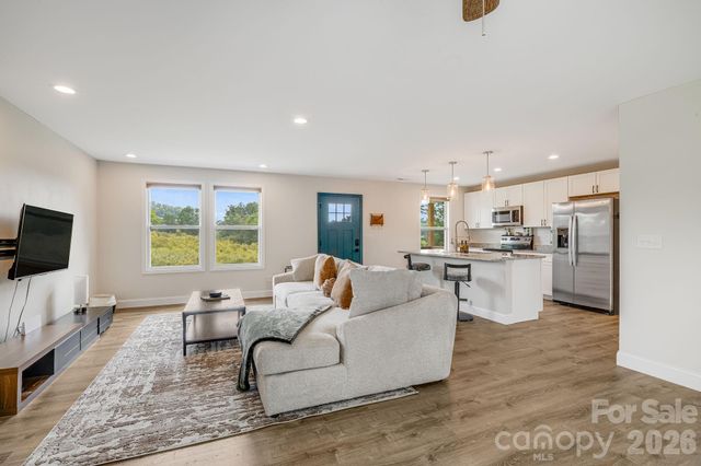 398 Point Hope Lane, Hendersonville, NC 28792