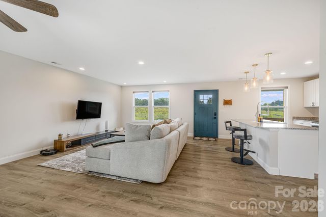 398 Point Hope Lane, Hendersonville, NC 28792