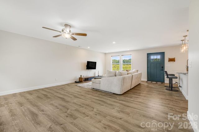 398 Point Hope Lane, Hendersonville, NC 28792