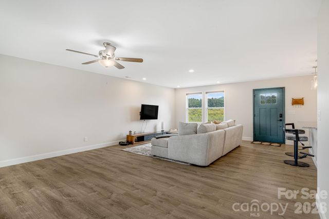 398 Point Hope Lane, Hendersonville, NC 28792