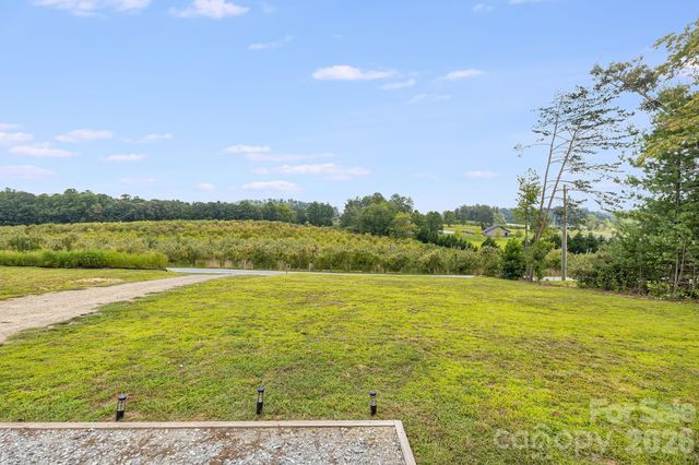 398 Point Hope Lane, Hendersonville, NC 28792