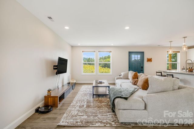 398 Point Hope Lane, Hendersonville, NC 28792