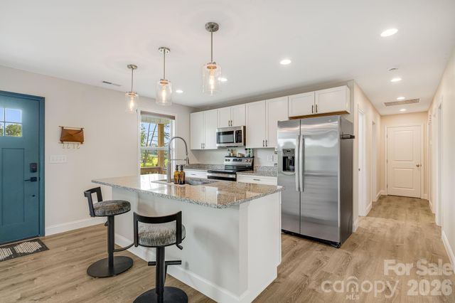 398 Point Hope Lane, Hendersonville, NC 28792