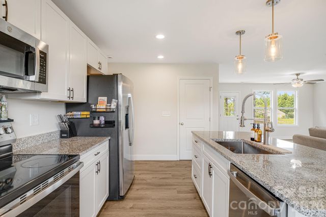 398 Point Hope Lane, Hendersonville, NC 28792