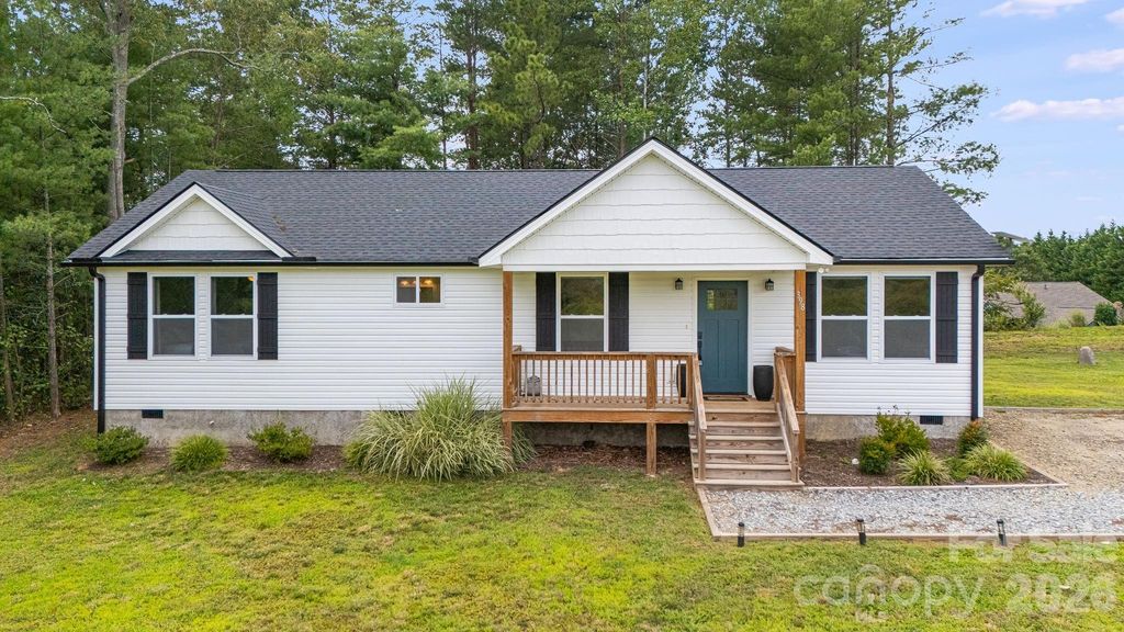 398 Point Hope Lane, Hendersonville, NC 28792