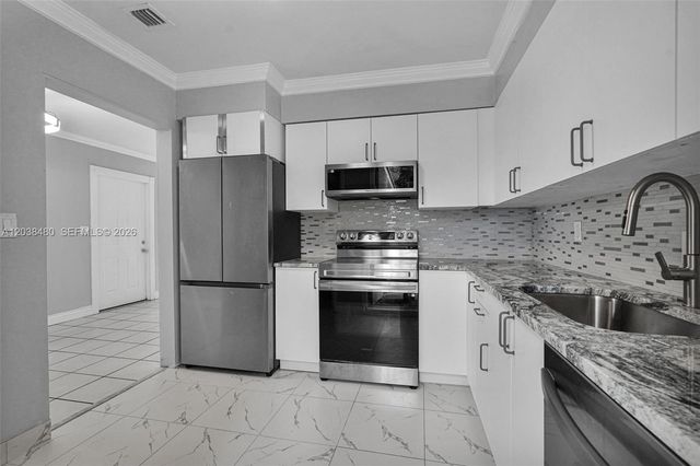 6610 Johnson St, Hollywood, FL 33024