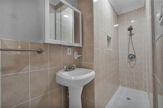 6610 Johnson St, Hollywood, FL 33024