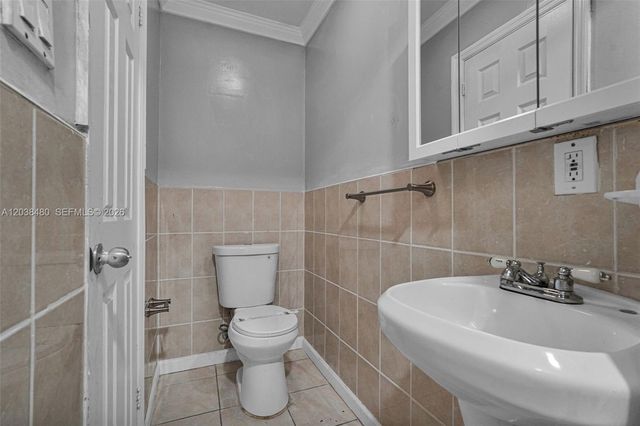6610 Johnson St, Hollywood, FL 33024