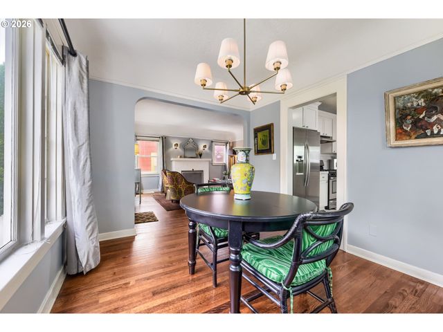 5812 Se BUSH St, Portland, OR 97206