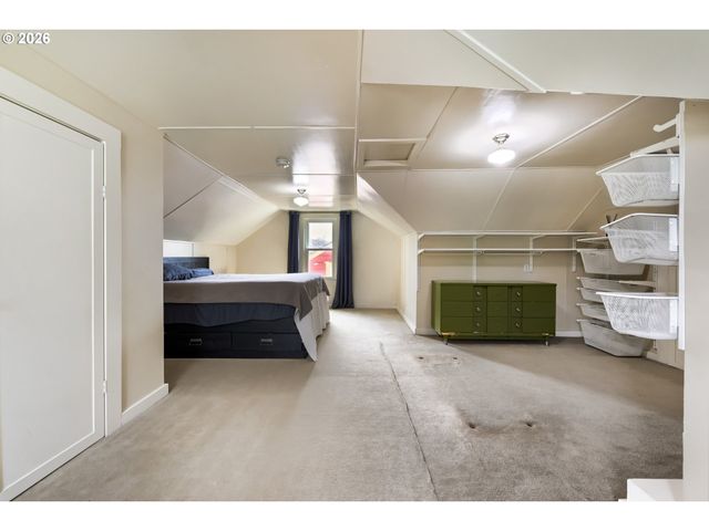 5812 Se BUSH St, Portland, OR 97206