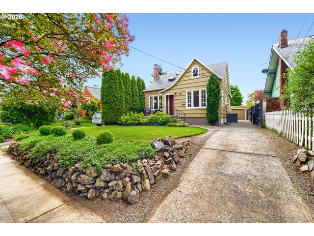 5812 Se BUSH St, Portland, OR 97206