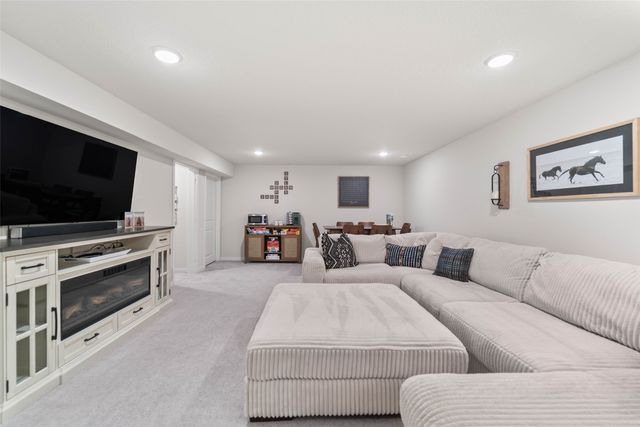 390 Commons Drive, Carlisle, IA 50047