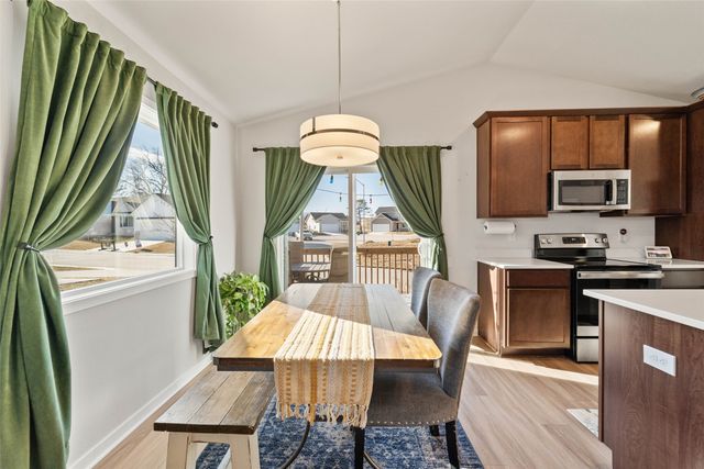 390 Commons Drive, Carlisle, IA 50047