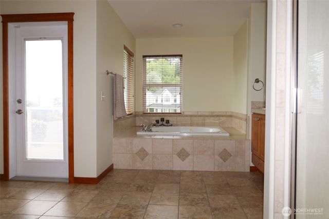 2290 Seaside Drive, Blaine, WA 98230