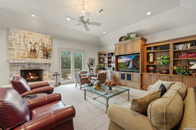 18914 De Enclave, San Antonio, TX 78258