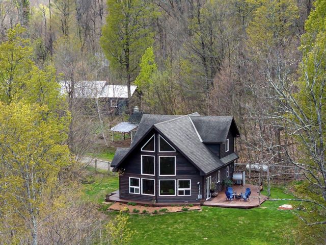 96 Deerfield Hills Road, Morristown, VT 05661