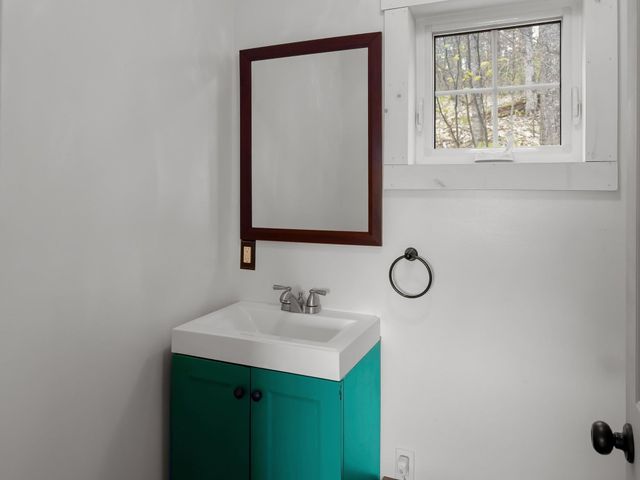 96 Deerfield Hills Road, Morristown, VT 05661