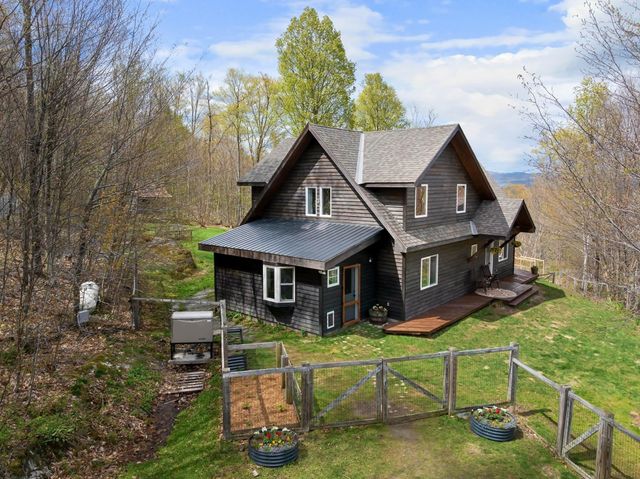 96 Deerfield Hills Road, Morristown, VT 05661