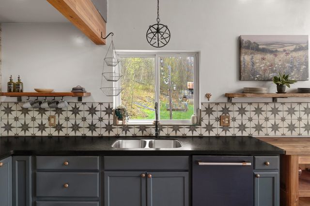96 Deerfield Hills Road, Morristown, VT 05661