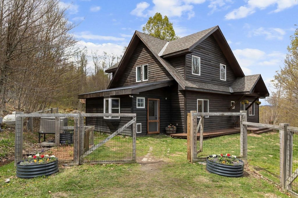 96 Deerfield Hills Road, Morristown, VT 05661