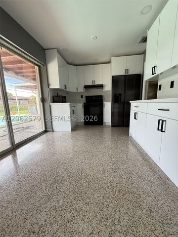 5001 SW 87th Pl 1, Miami, FL 33165