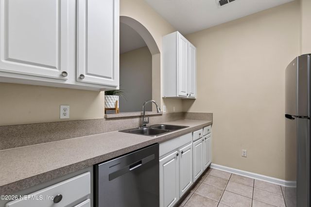 7801 POINT MEADOWS Drive 2101, Jacksonville, FL 32256