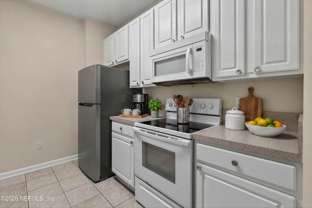 7801 POINT MEADOWS Drive 2101, Jacksonville, FL 32256
