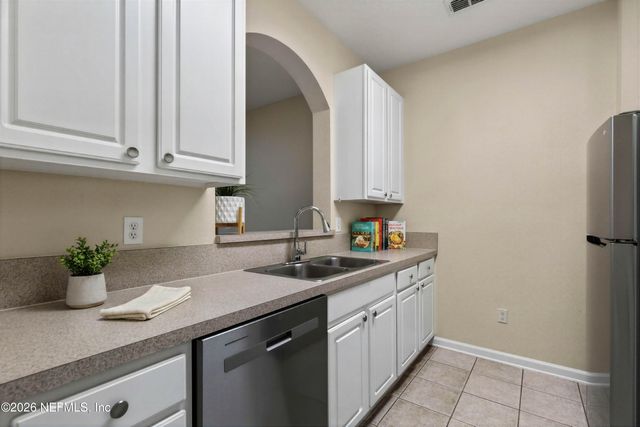7801 POINT MEADOWS Drive 2101, Jacksonville, FL 32256