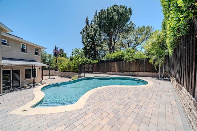 1217 Olive, La Canada Flintridge, CA 91011