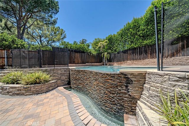 1217 Olive, La Canada Flintridge, CA 91011