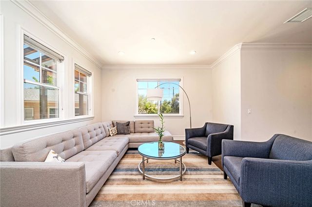 1217 Olive, La Canada Flintridge, CA 91011