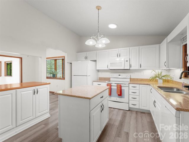 32 Honeysuckle Ridge Road, Pisgah Forest, NC 28768