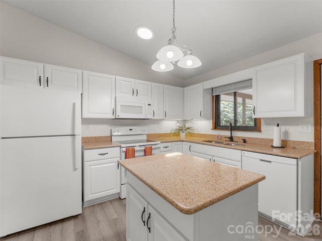 32 Honeysuckle Ridge Road, Pisgah Forest, NC 28768
