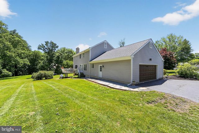207 WHITESTONE DR, Kennett Square, PA 19348