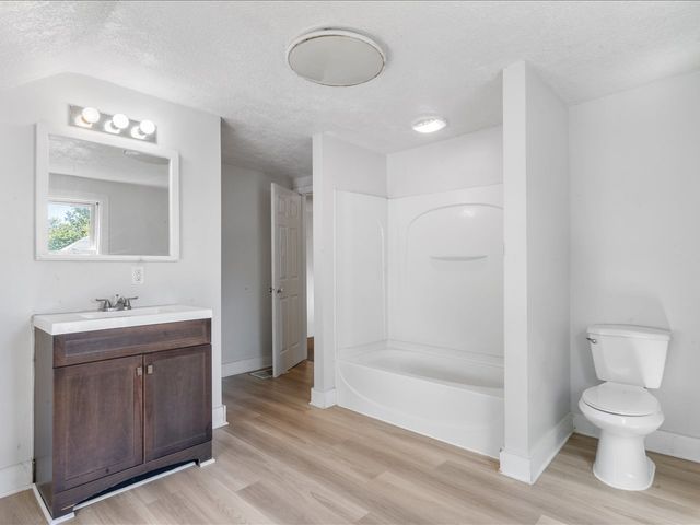 1186 24th Street, Moline, IL 61265