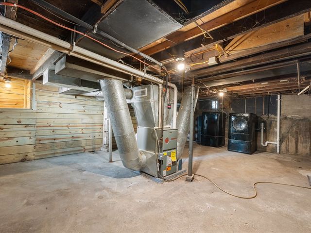 1186 24th Street, Moline, IL 61265