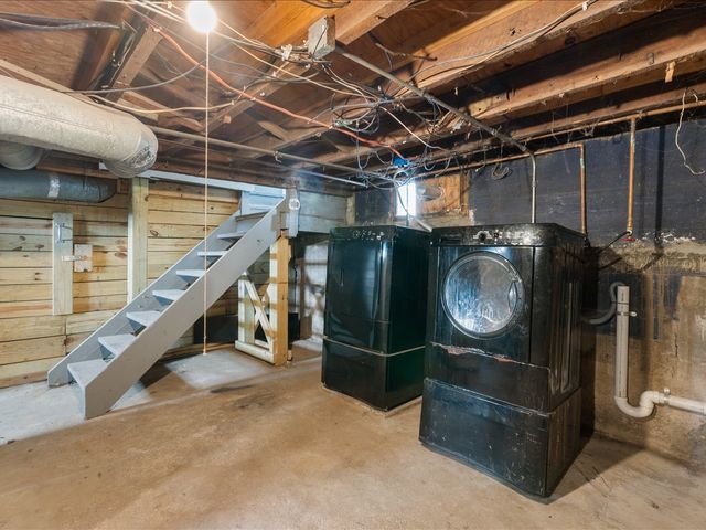 1186 24th Street, Moline, IL 61265