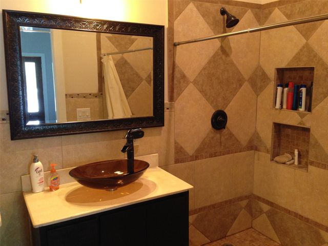 2626 Columbia Street, Houston, TX 77008