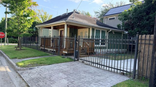 2626 Columbia Street, Houston, TX 77008
