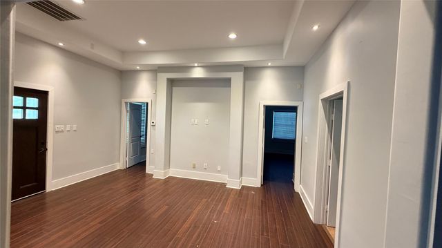 2626 Columbia Street, Houston, TX 77008