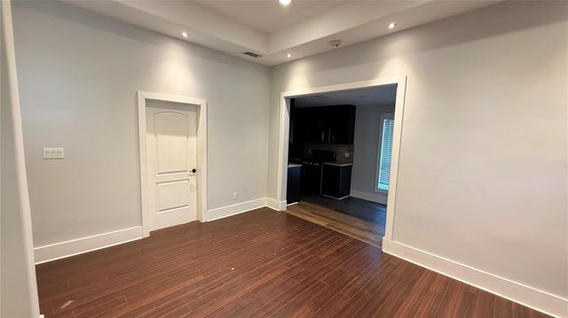 2626 Columbia Street, Houston, TX 77008